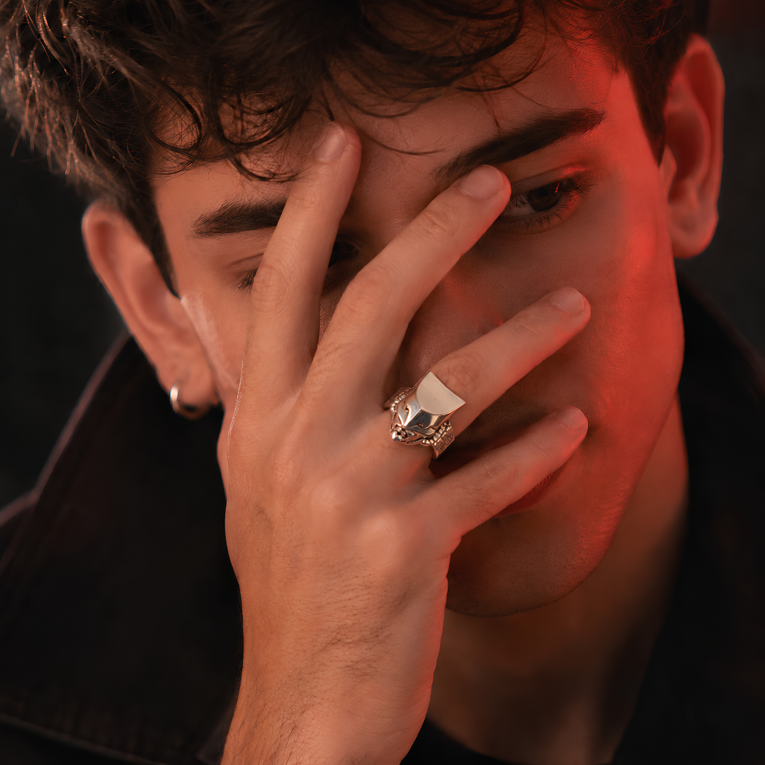 Anillo The World